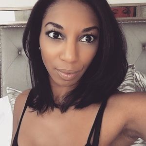 Meet your Posher, Tia